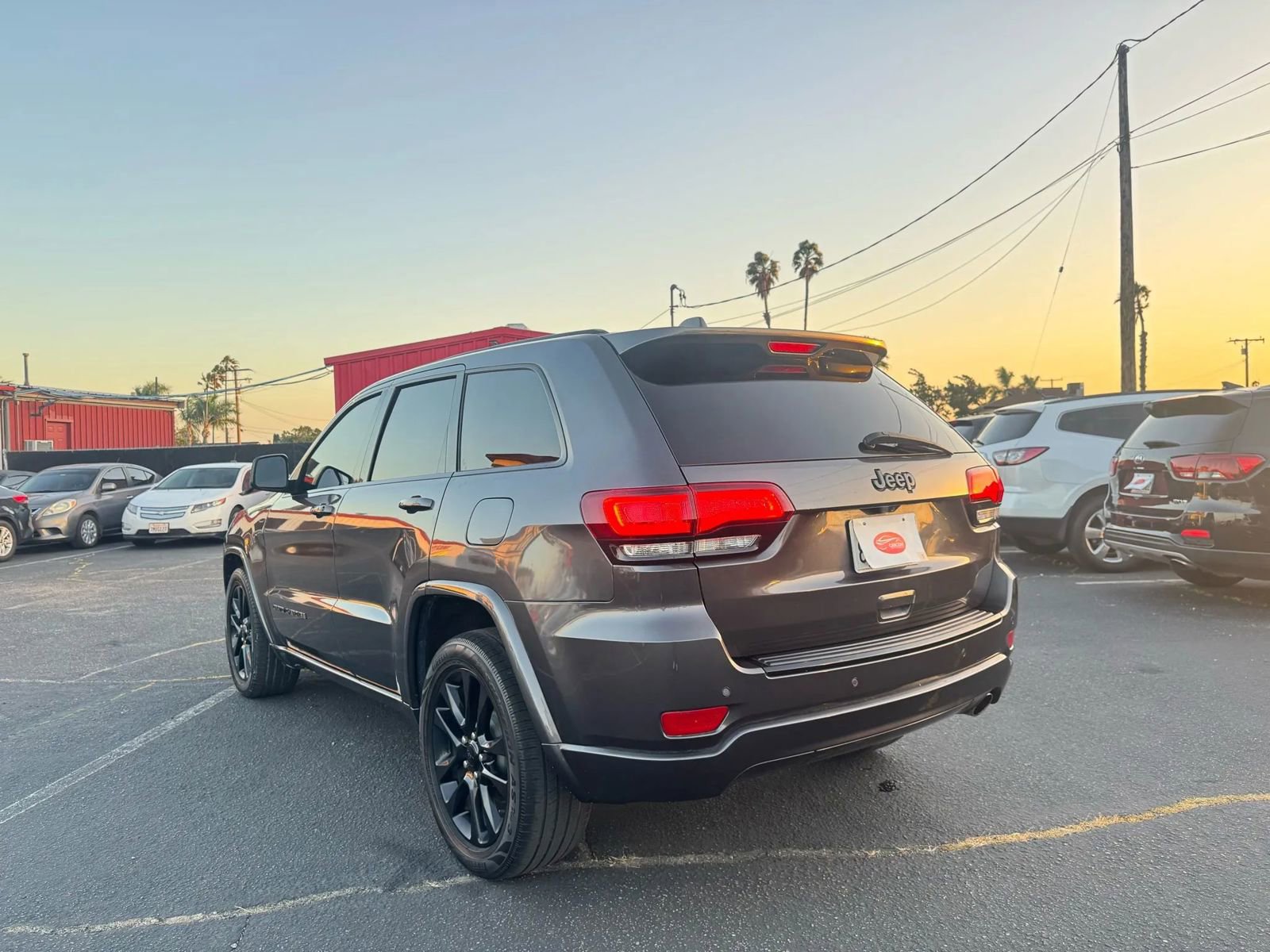 Used 2018 Jeep Grand Cherokee Altitude image 5