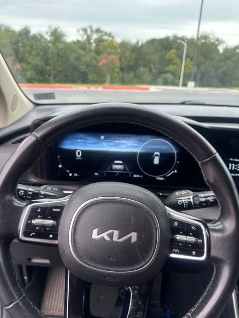 Certified 2023 Kia Carnival SX FWD image 17