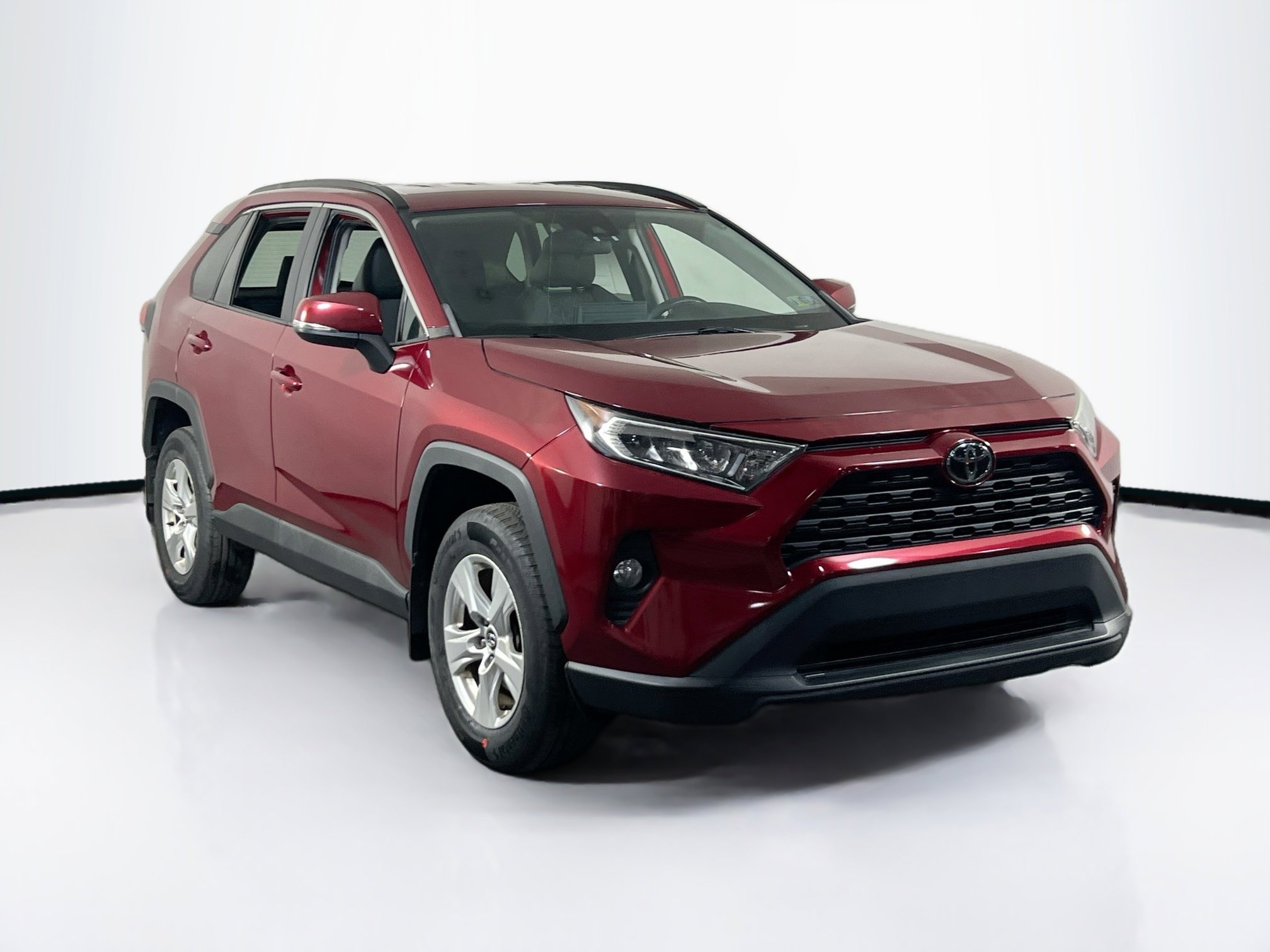 Used 2020 Toyota RAV4 XLE w/ All Weather Liner Package image 3