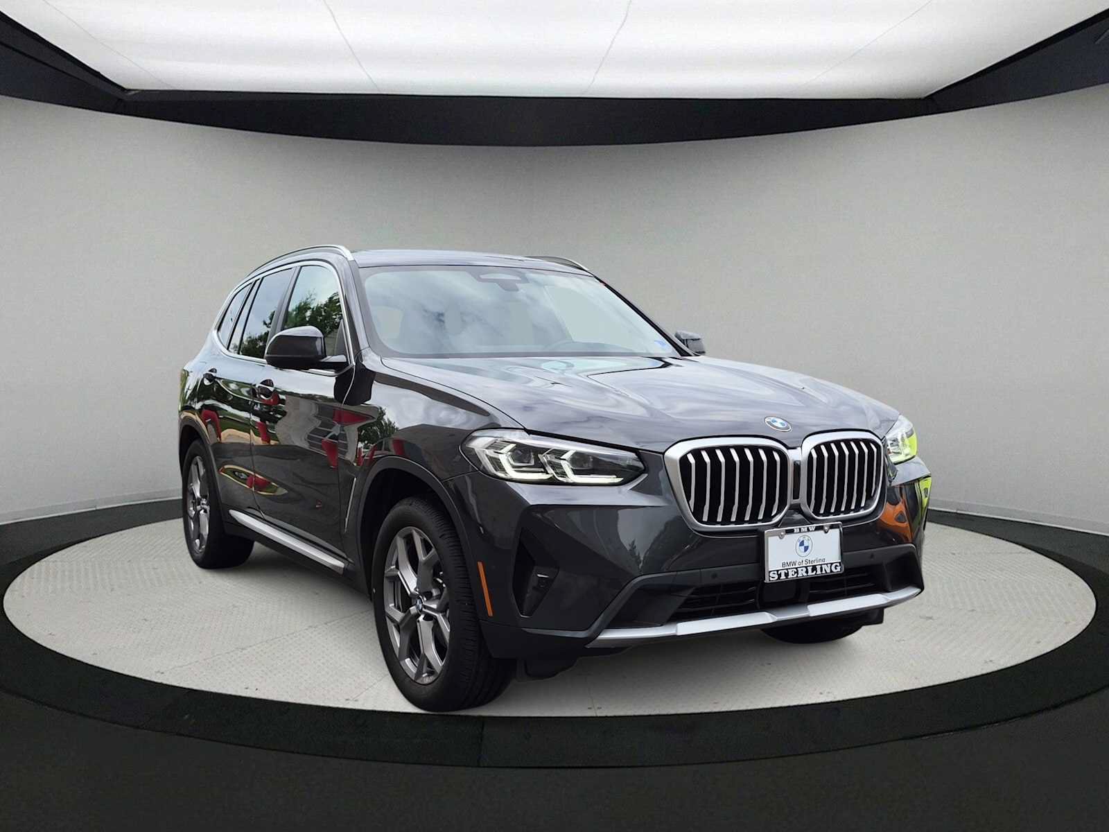Used 2023 BMW X3 xDrive30i w/ Premium Package AWD/4WD image 2
