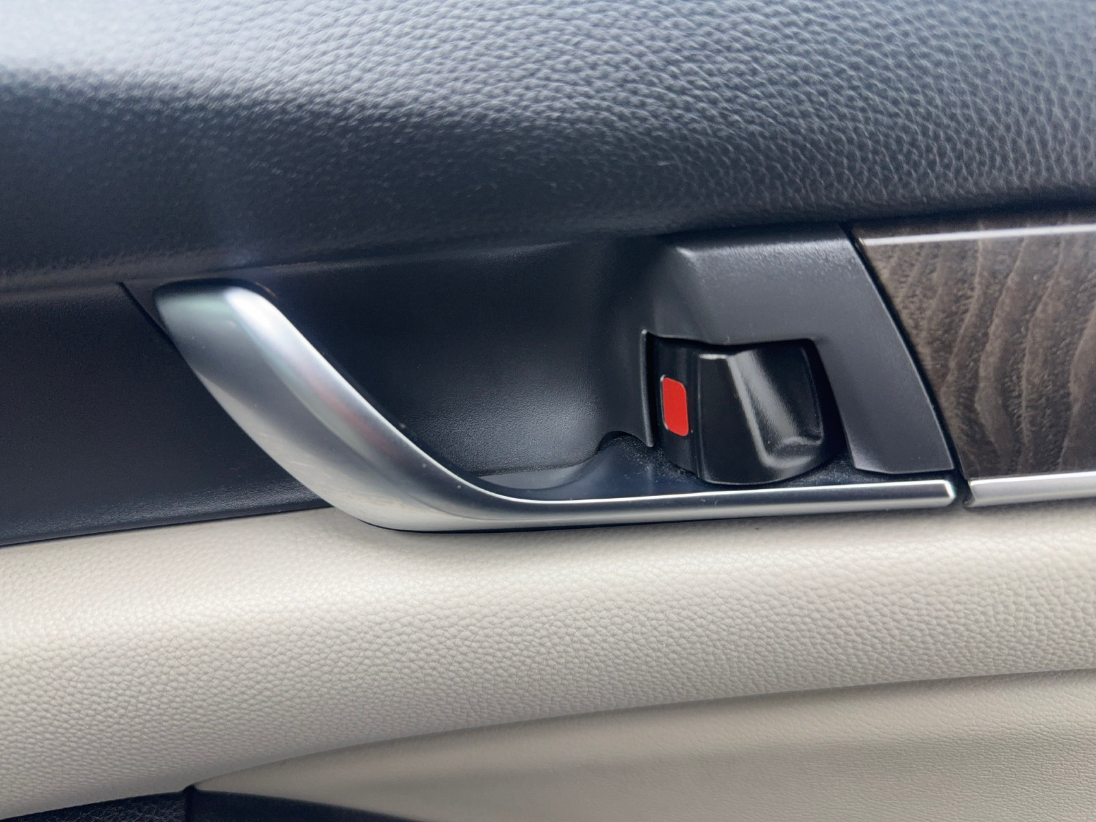 Used 2018 Honda Accord Touring image 33