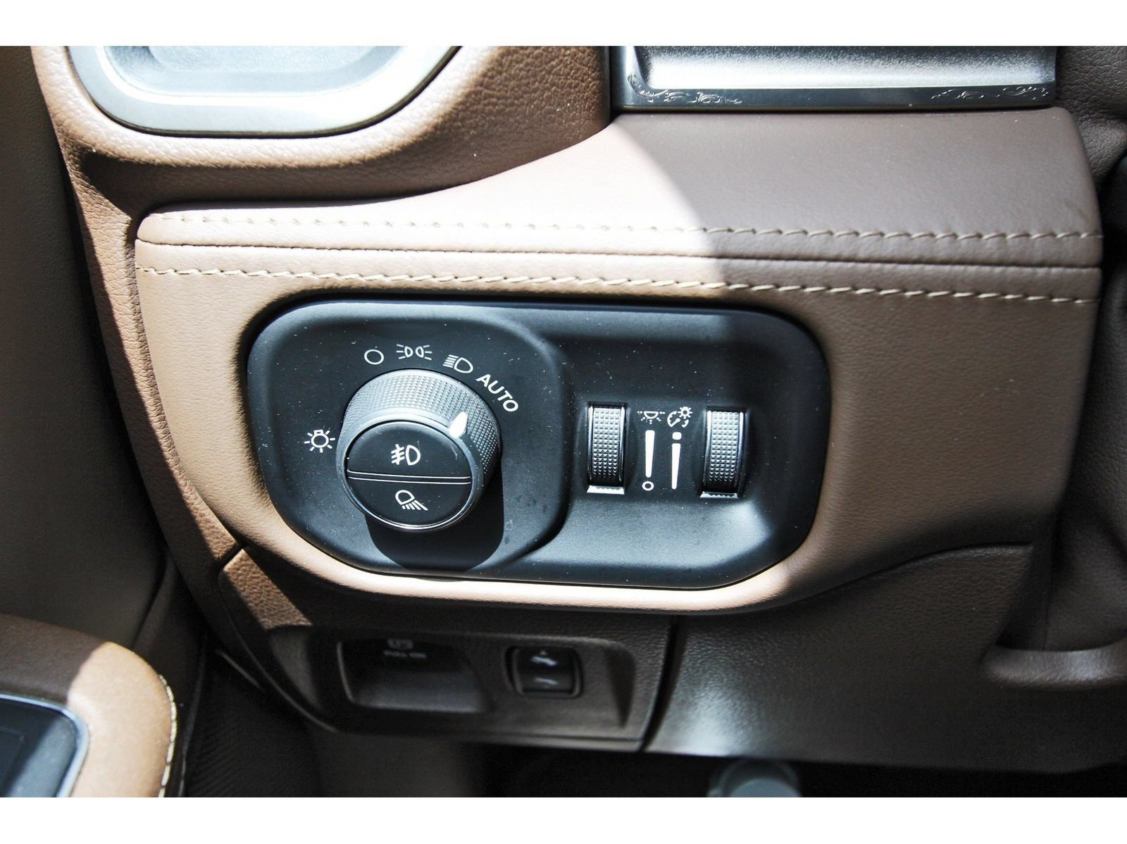 Used 2019 RAM 1500 Limited RWD image 18