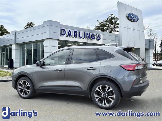 Used 2022 Ford Escape SE w/ SE Sport Appearance Package image 5