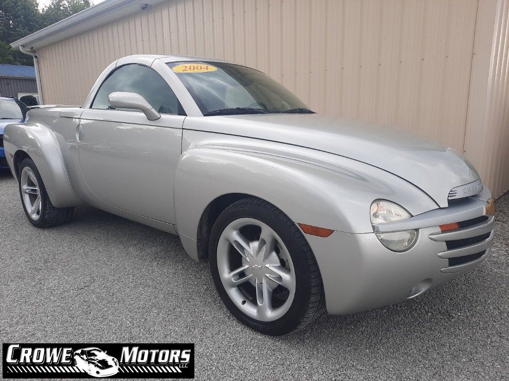Used 2004 Chevrolet SSR w/ Preferred Equipment Group image 1