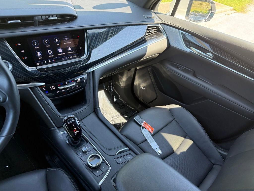 Used 2024 Cadillac XT6 Premium Luxury w/ Technology Package AWD/4WD image 31