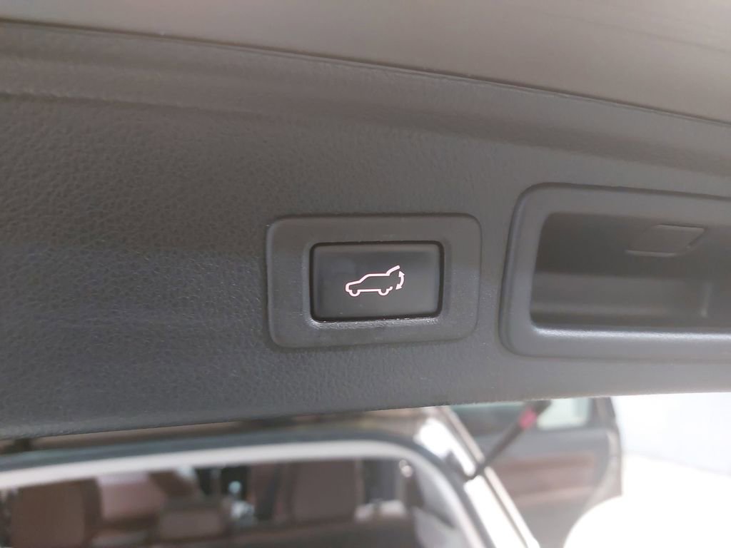 Used 2018 Subaru Forester 2.5i Touring w/ Popular Package #2 image 14