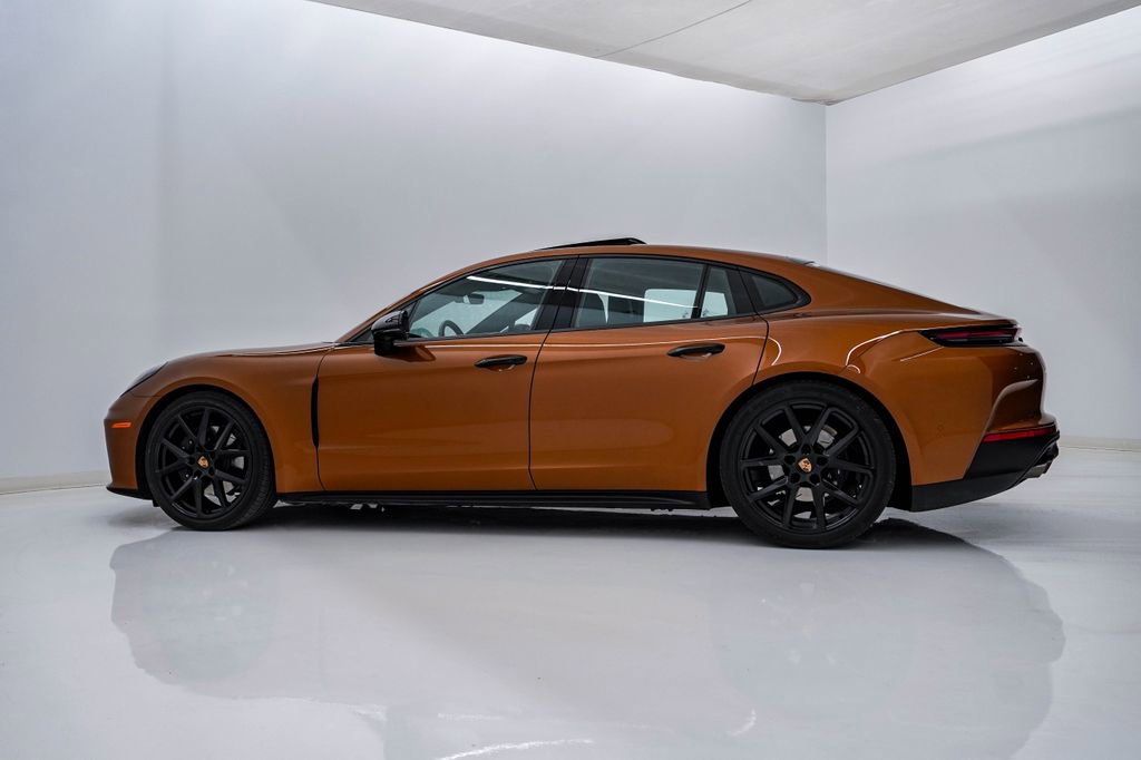 Certified 2025 Porsche Panamera 4 image 2