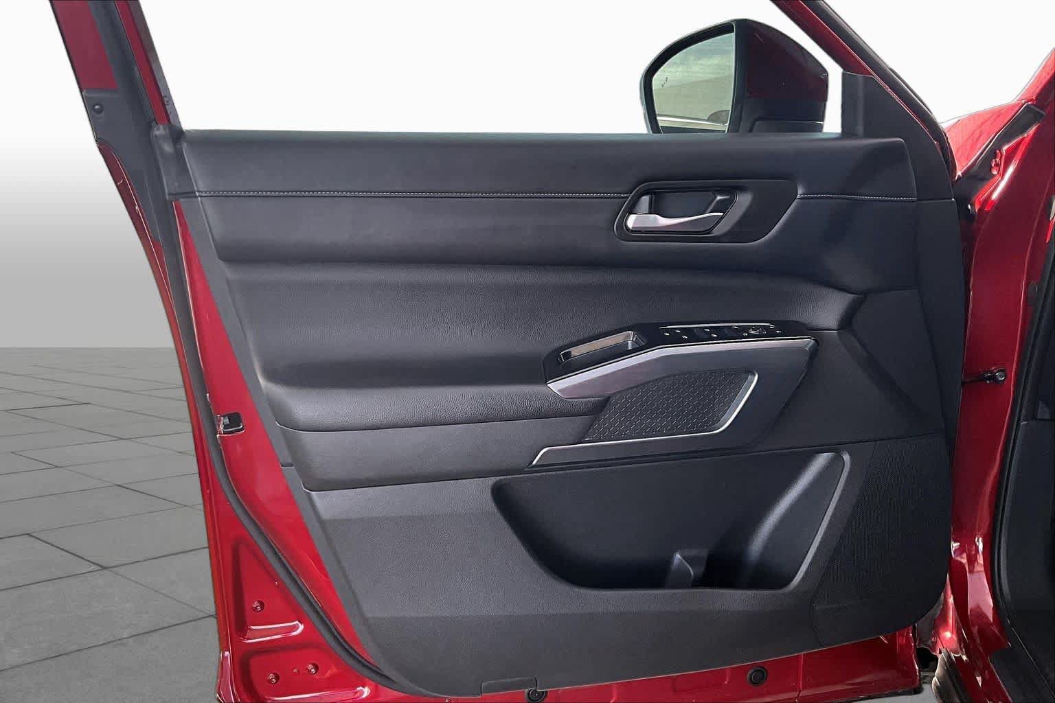 Used 2023 Nissan Pathfinder SL w/ SL Premium Package FWD image 22