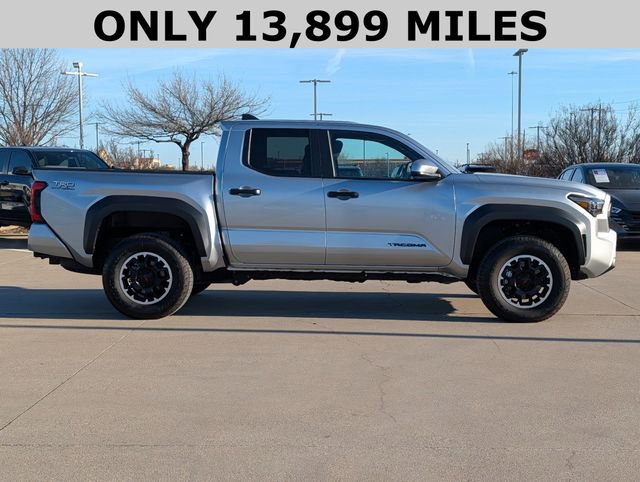 Used 2024 Toyota Tacoma TRD Off-Road image 4