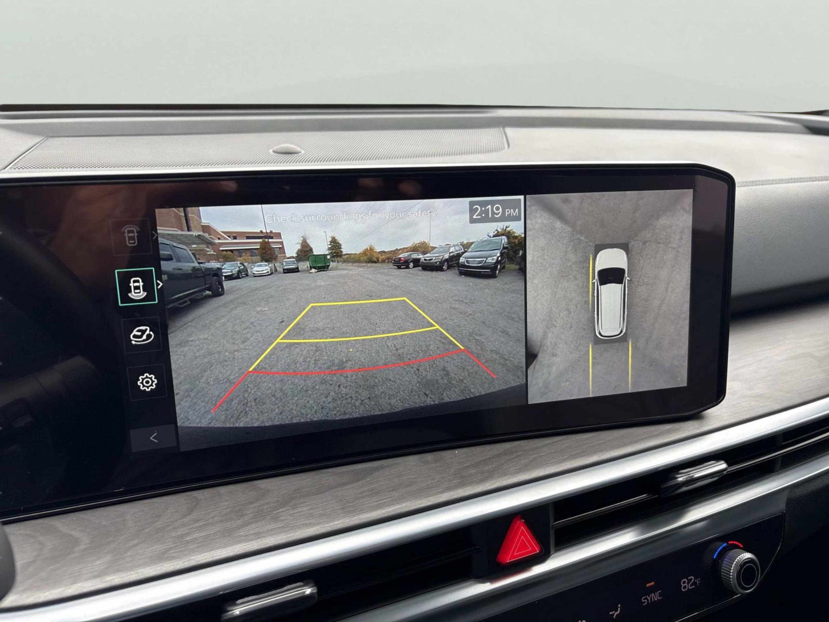 Used 2025 Kia Sorento SX Prestige w/ Sage Leather Package image 24