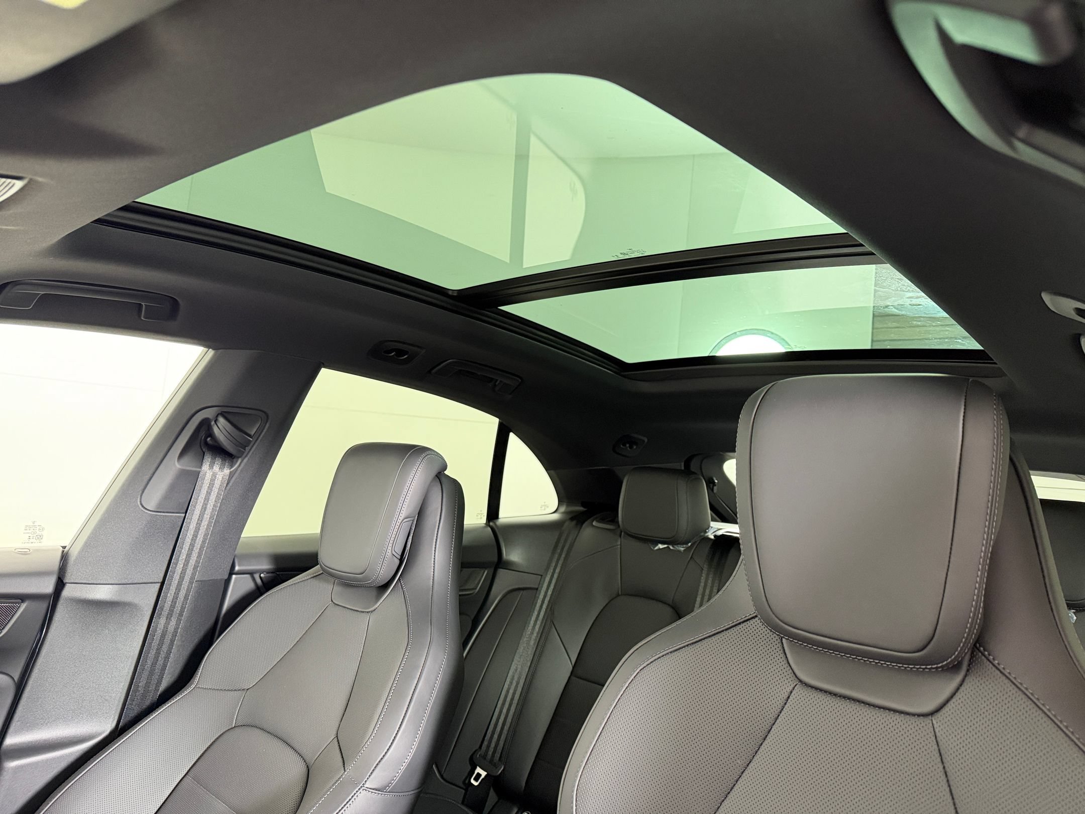 Used 2026 Porsche Macan 4S Electric AWD/4WD image 19