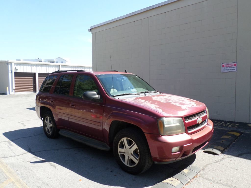 Used 2006 Chevrolet TrailBlazer LT w/ Spring Edition Package image 2
