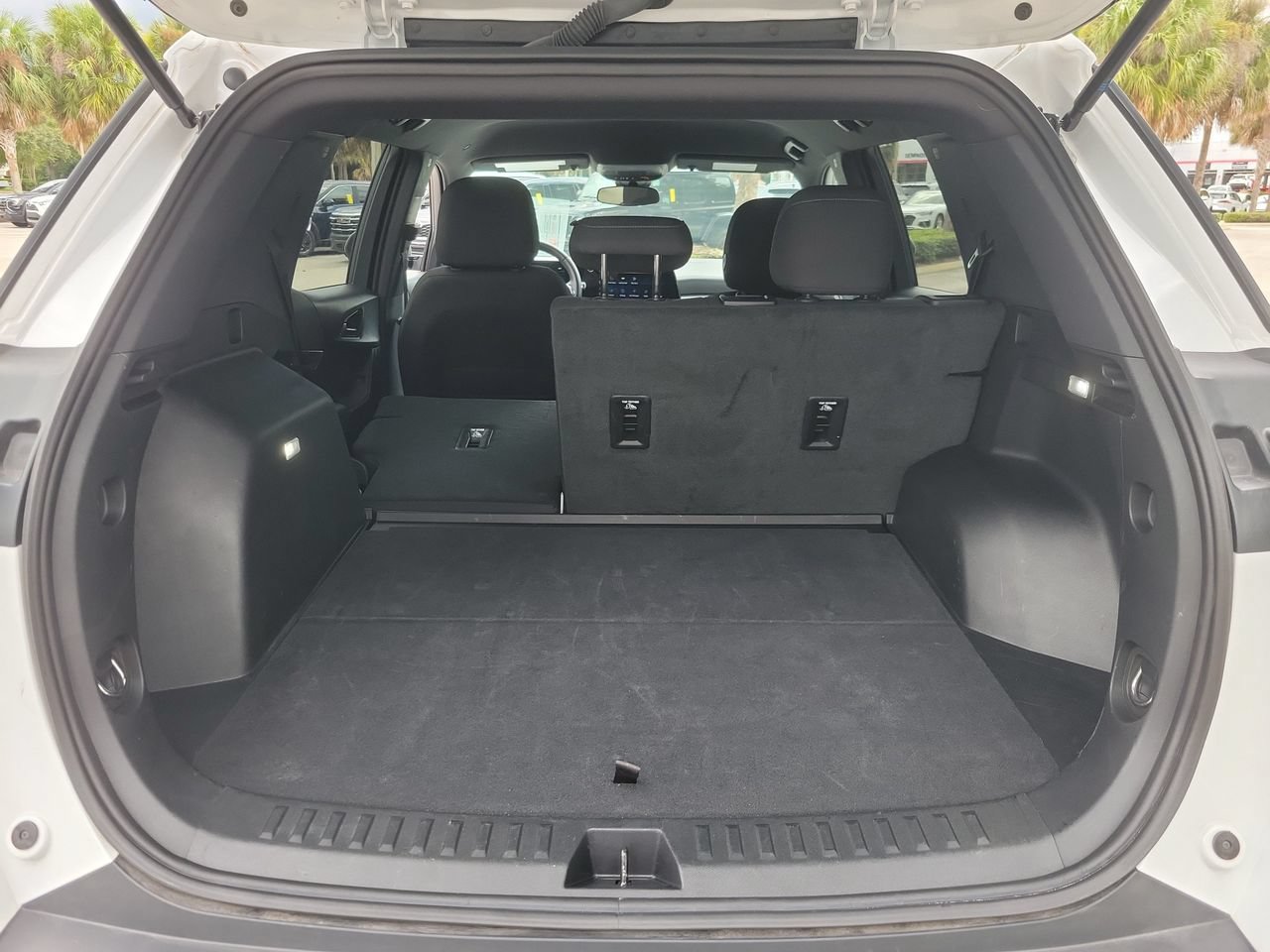 Used 2026 Chevrolet Equinox LT FWD image 7