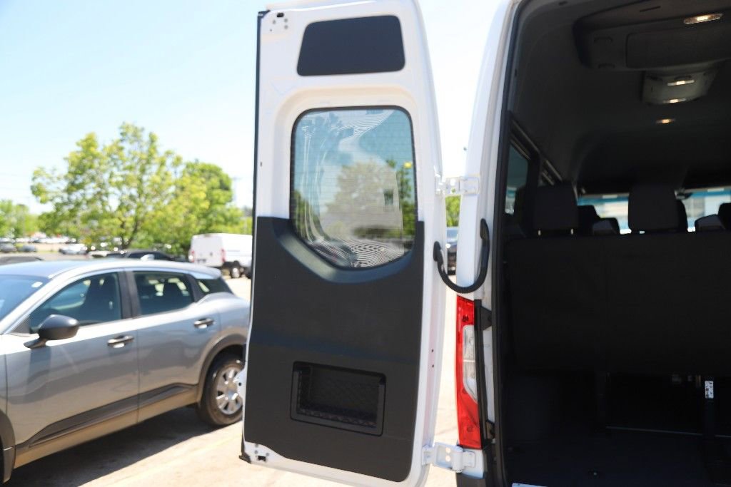 Used 2024 Mercedes-Benz Sprinter 2500 image 34