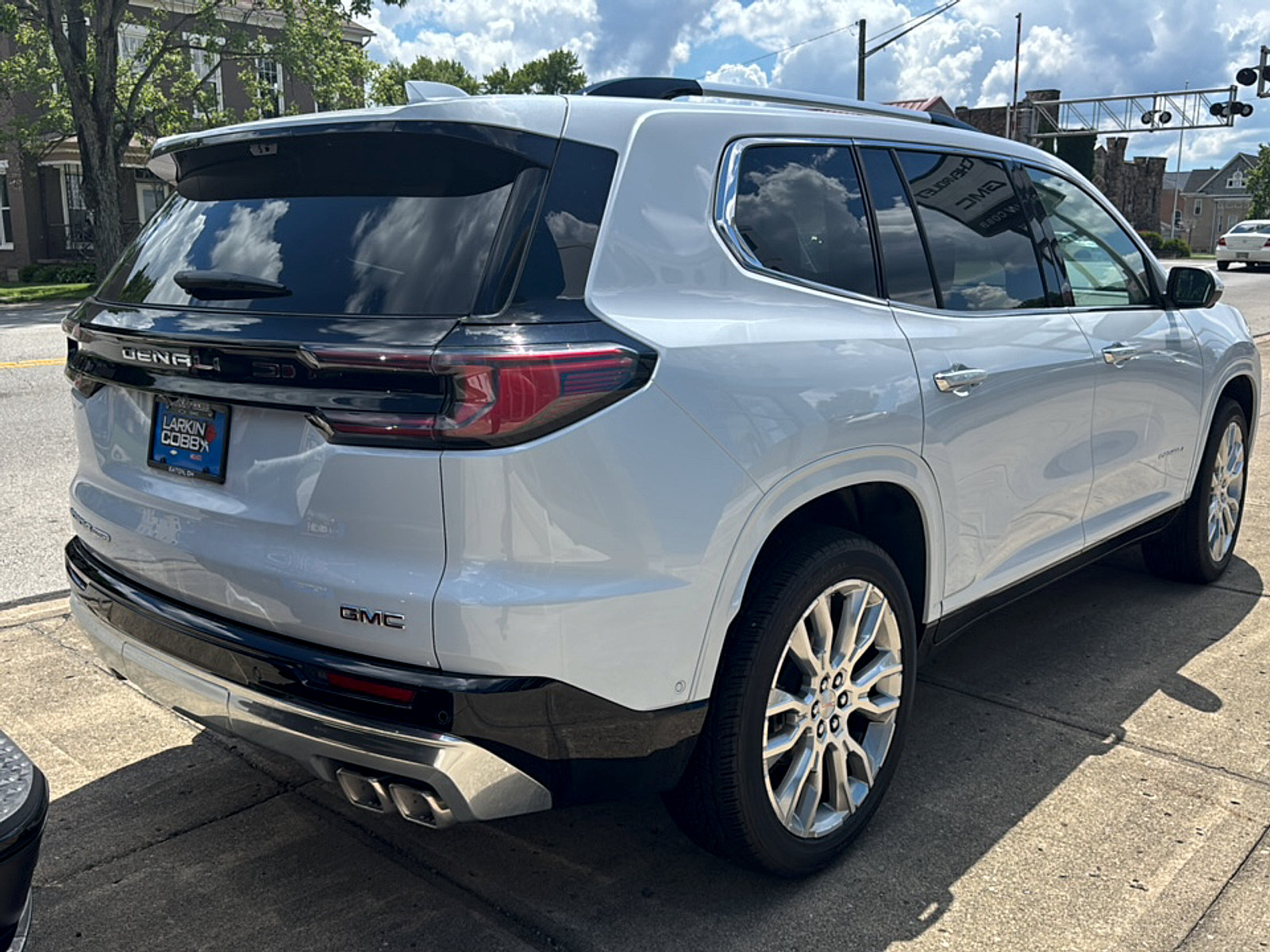 New 2026 GMC Acadia Denali w/ Super Cruise Package AWD/4WD image 4
