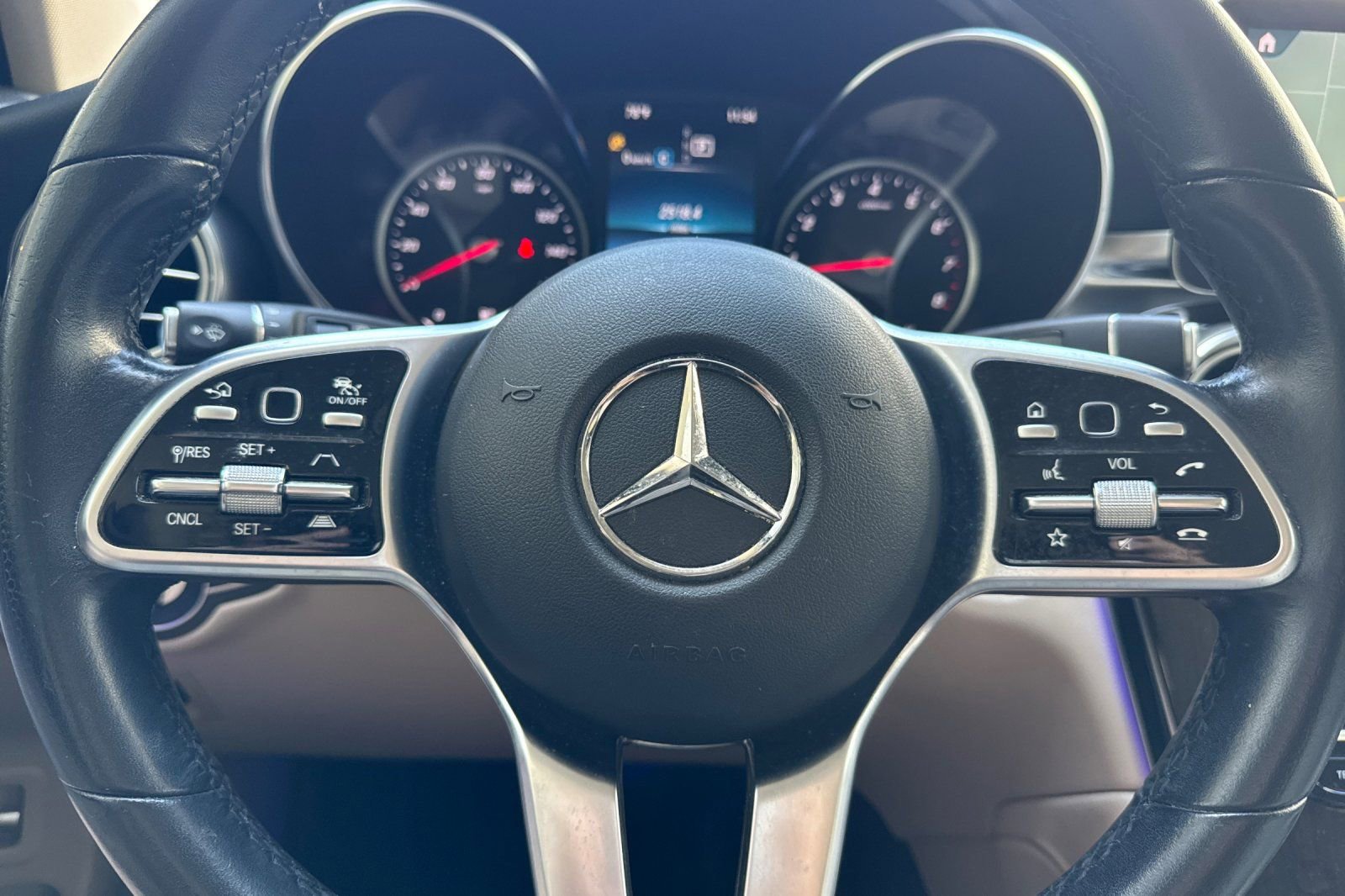 Used 2022 Mercedes-Benz GLC 300 4MATIC image 36