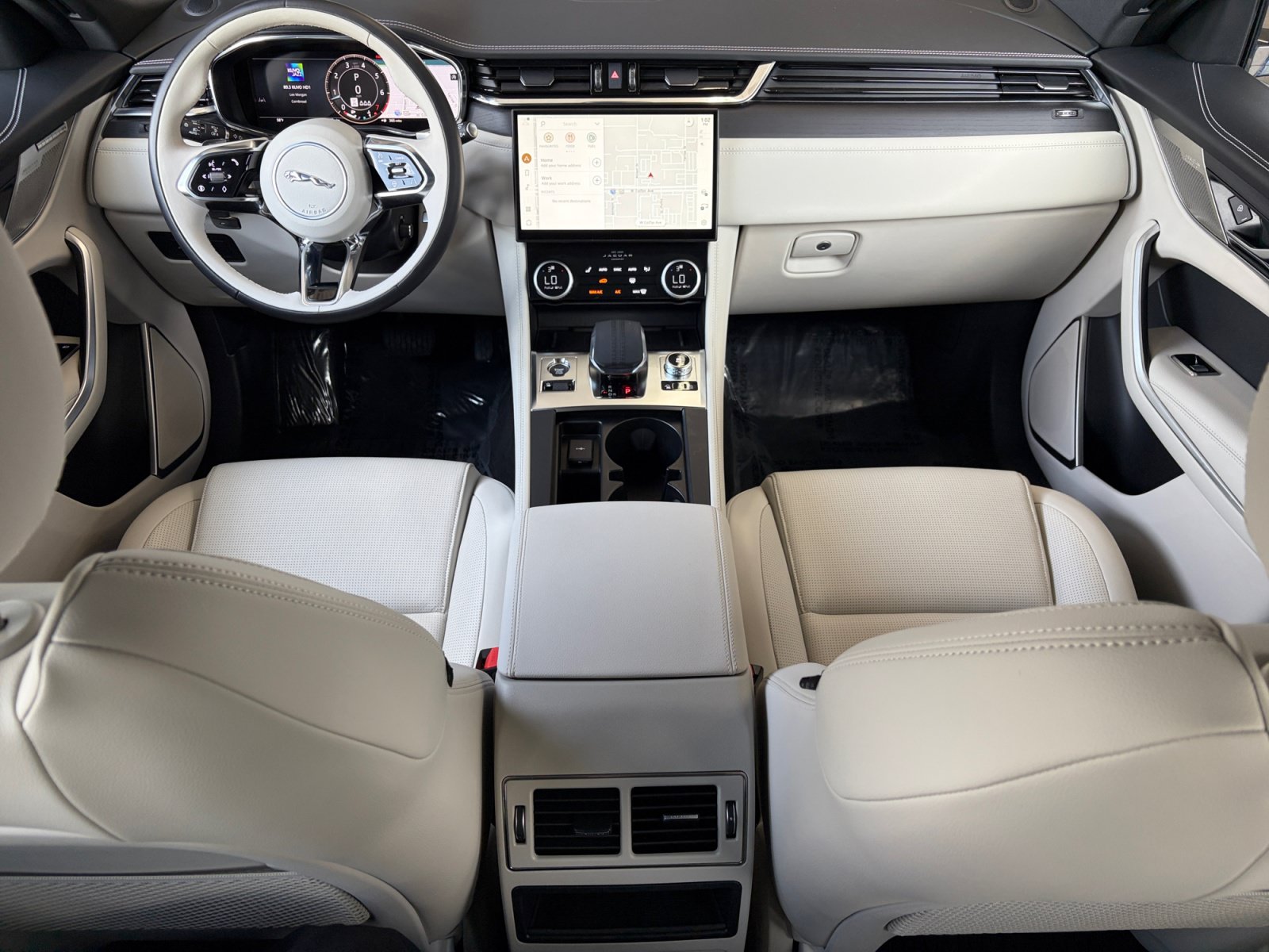 Certified 2026 Jaguar F-PACE R-Dynamic S AWD/4WD image 19