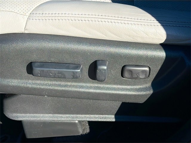 Used 2016 Honda CR-V Touring image 24