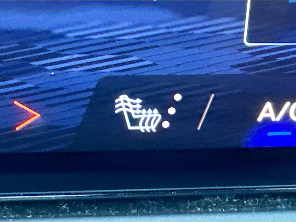 Used 2024 Chevrolet Traverse LT image 19