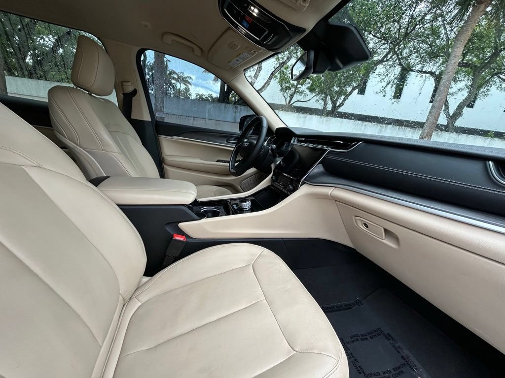 Certified 2022 Jeep Grand Cherokee L Limited RWD image 35