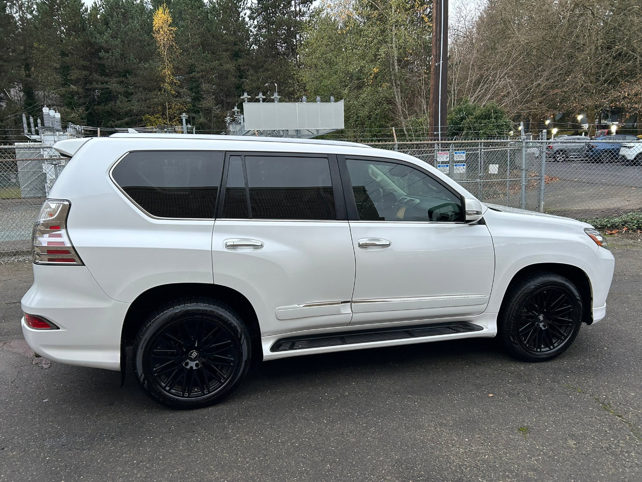 Used 2014 Lexus GX 460 Luxury image 4