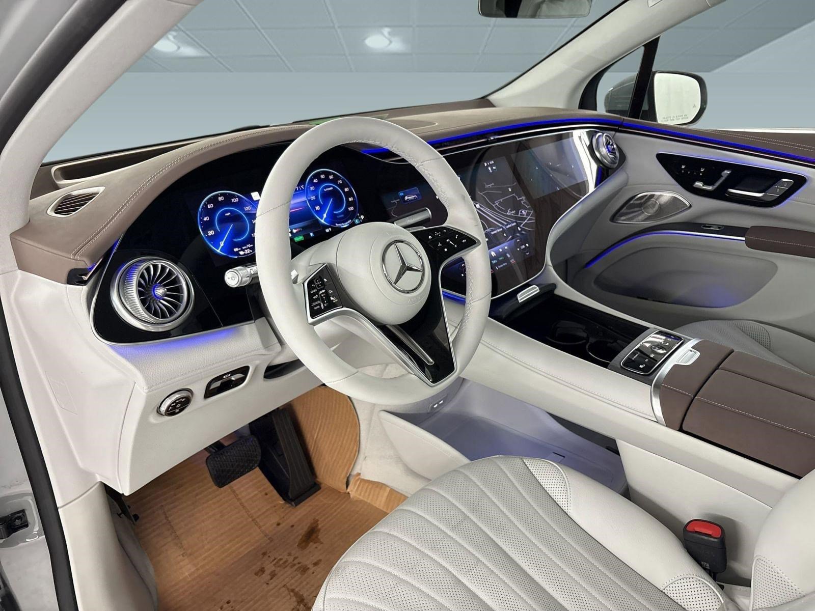 New 2026 Mercedes-Benz EQS 400 4MATIC SUV image 4