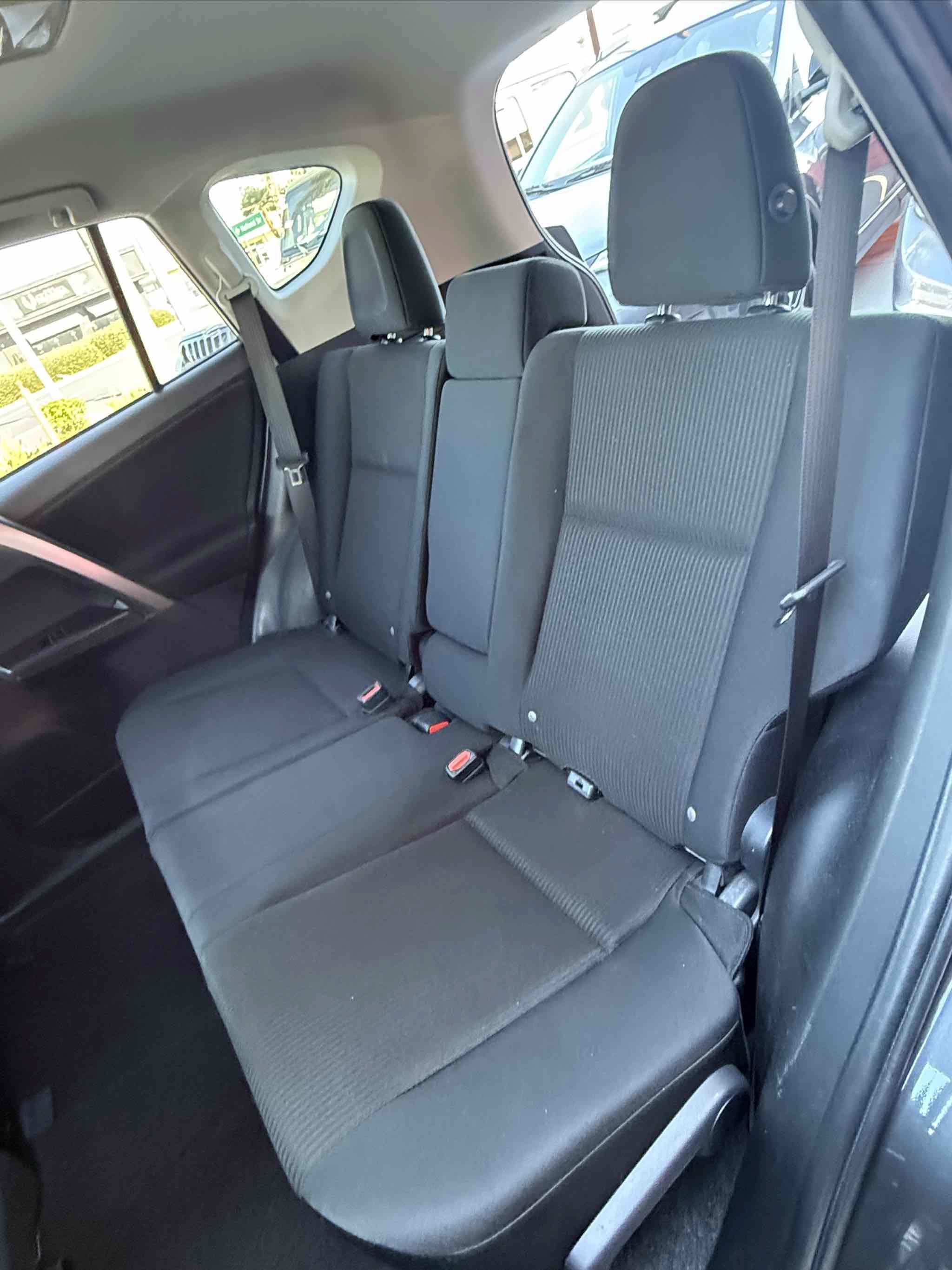 Used 2018 Toyota RAV4 LE w/ All Weather Liner Package FWD image 30