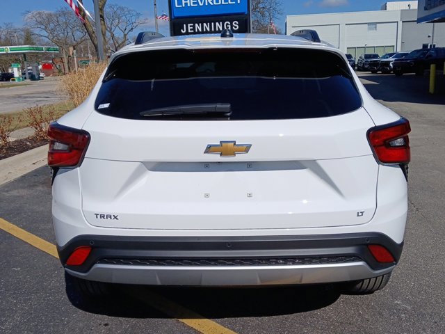 New 2026 Chevrolet Trax LT w/ Driver Confidence Package FWD image 26