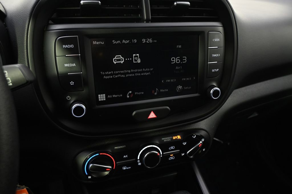 Used 2025 Kia Soul LX w/ LX Technology Package FWD image 26