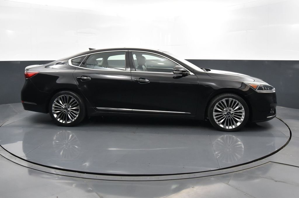 Used 2018 Kia Cadenza Limited image 45