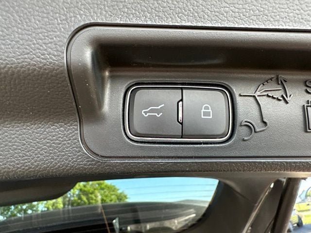 Used 2024 Ford Explorer XLT w/ Equipment Group 202A AWD/4WD image 14