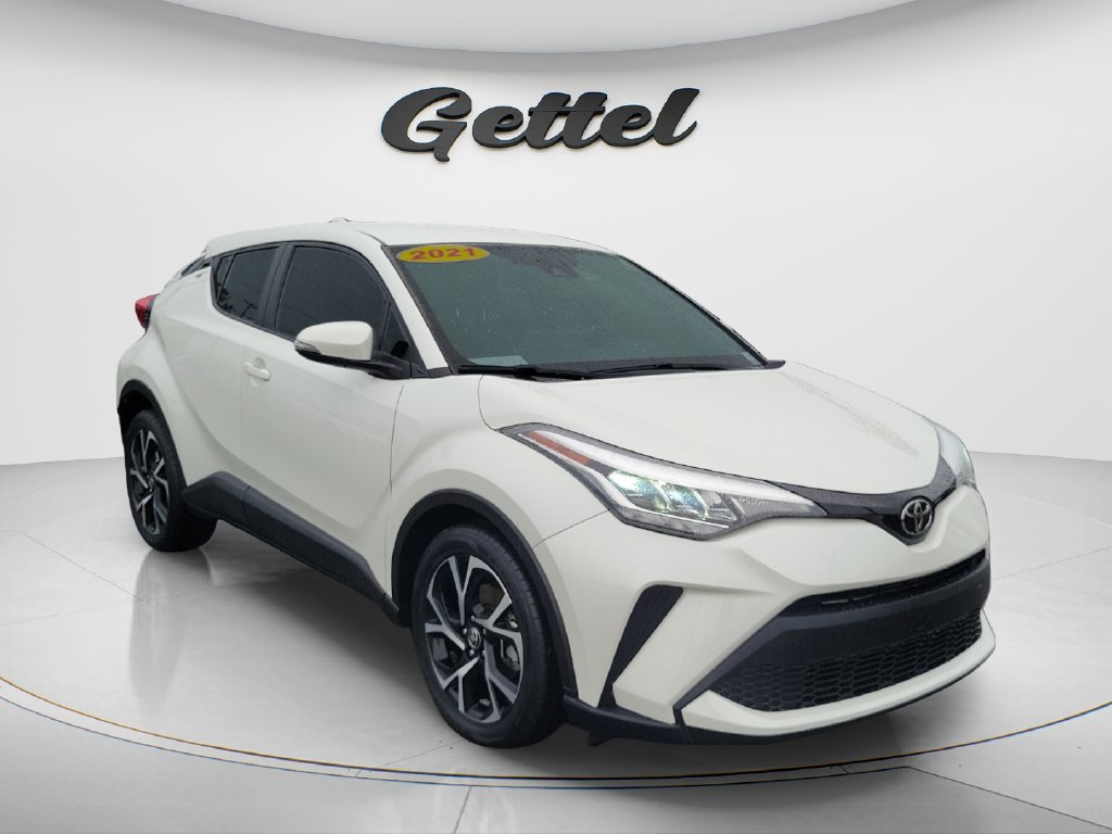 Used 2021 Toyota C-HR XLE FWD image 3