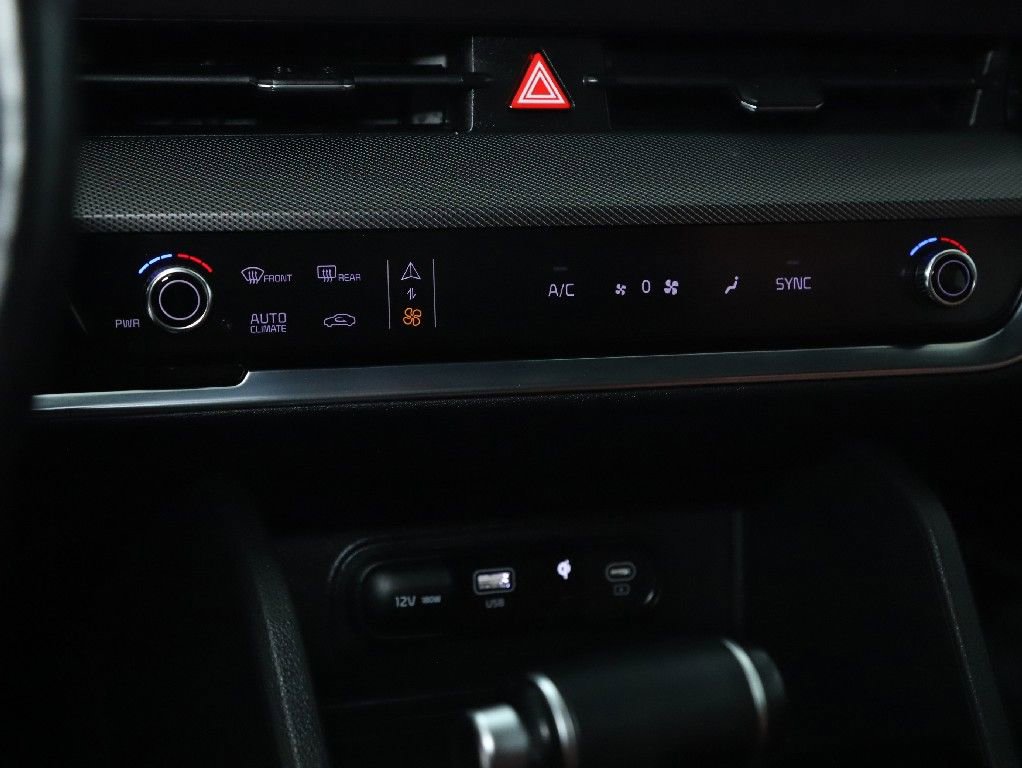 Used 2023 Kia Sportage SX image 28