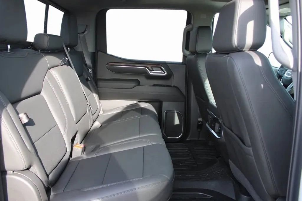 New 2026 GMC Sierra 1500 SLT image 20