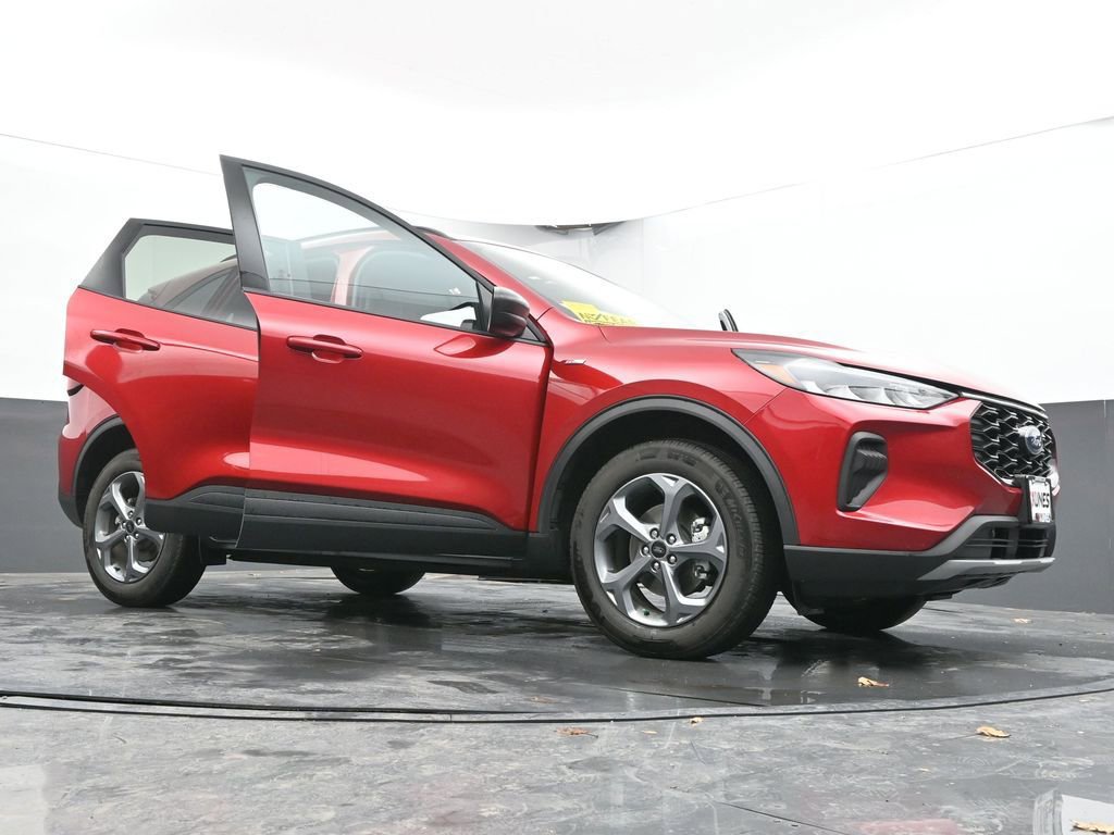 Used 2025 Ford Escape ST-Line w/ Cold Weather Package image 88