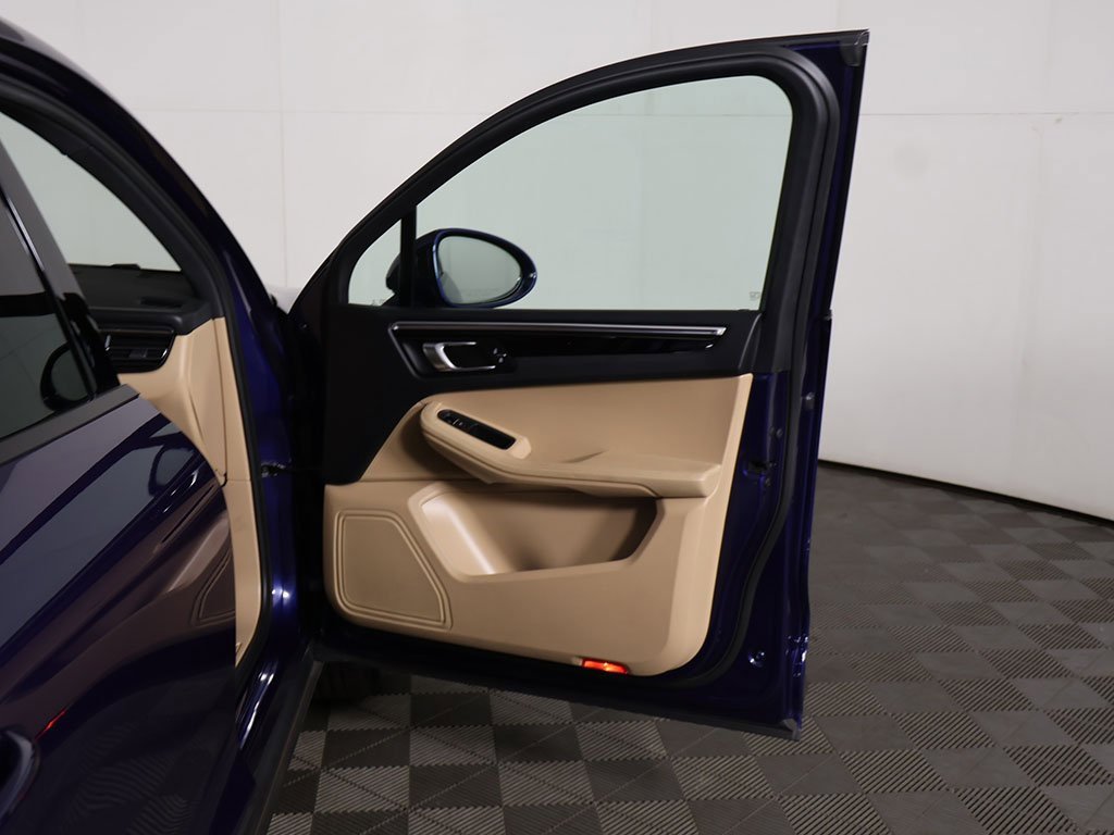 Used 2022 Porsche Macan image 19