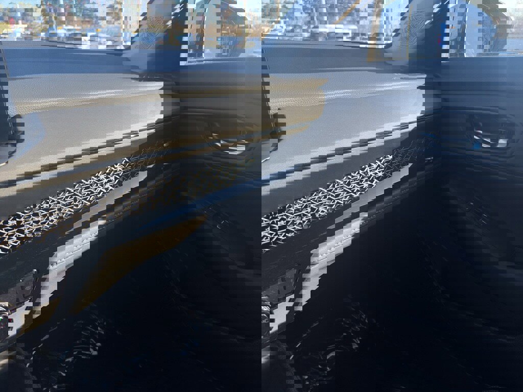 Used 2024 Honda Accord EX-L image 12