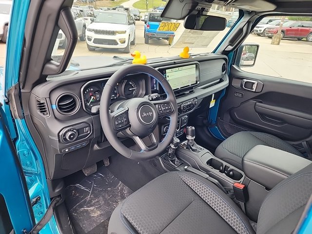 Used 2024 Jeep Wrangler Rubicon w/ Convenience Group image 22