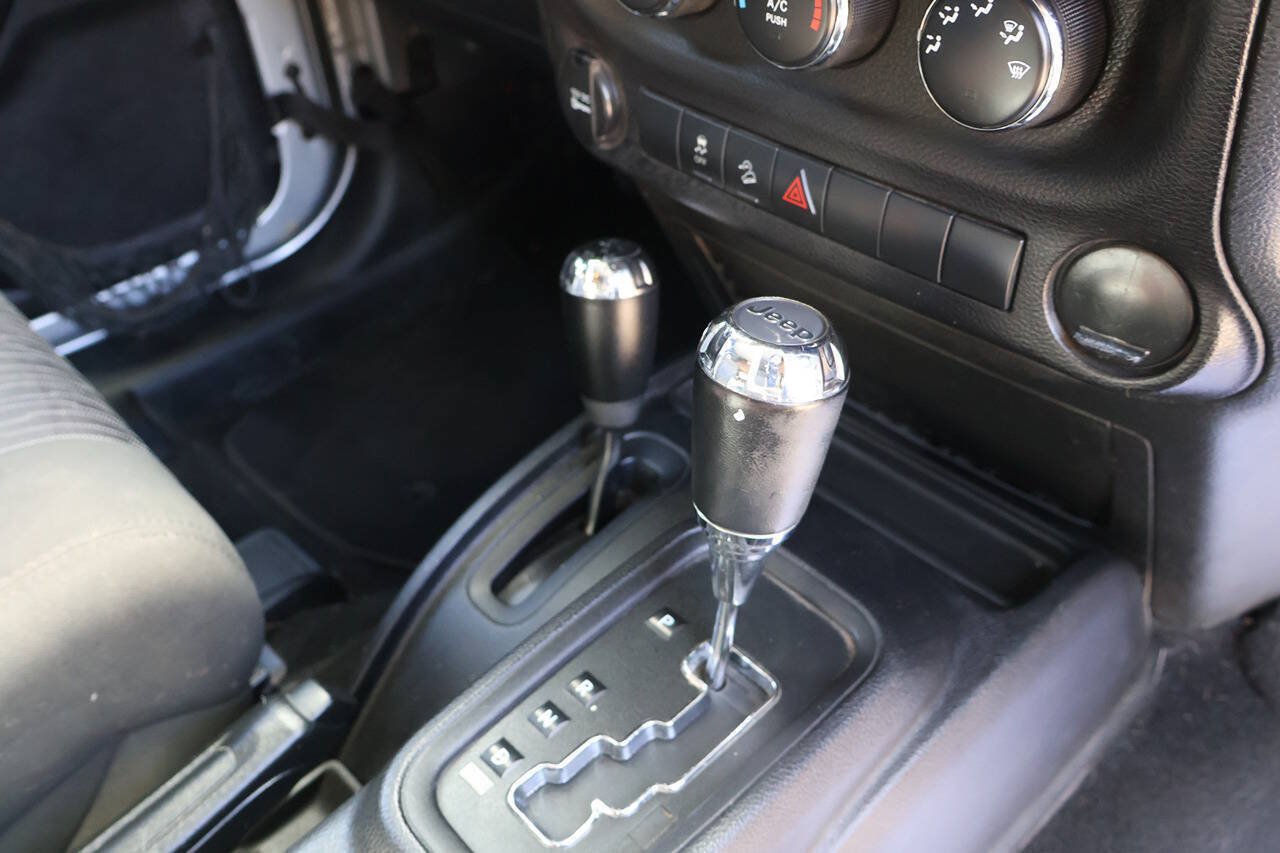 Used 2012 Jeep Wrangler Sport AWD/4WD image 24