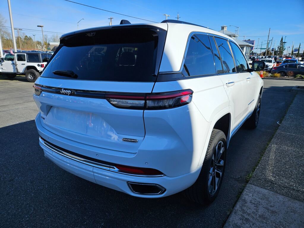 Used 2023 Jeep Grand Cherokee Overland w/ Luxury Tech Group IV image 5