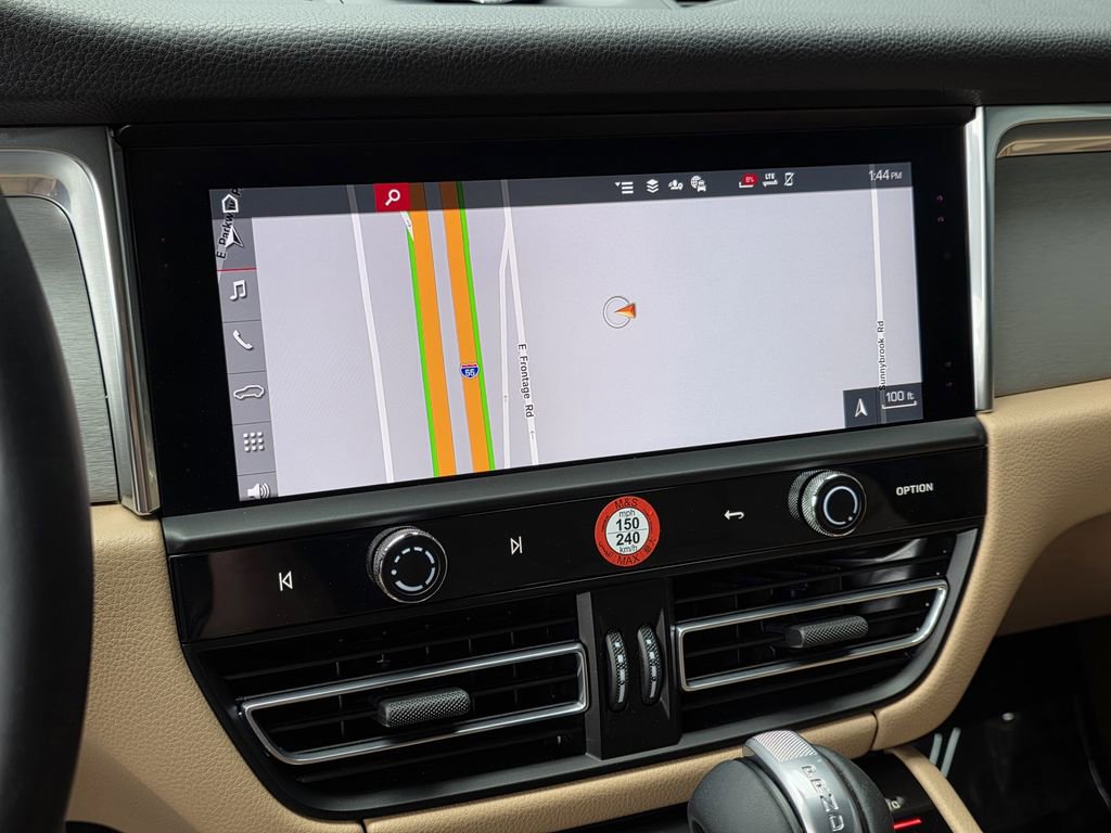 Used 2025 Porsche Macan S image 12