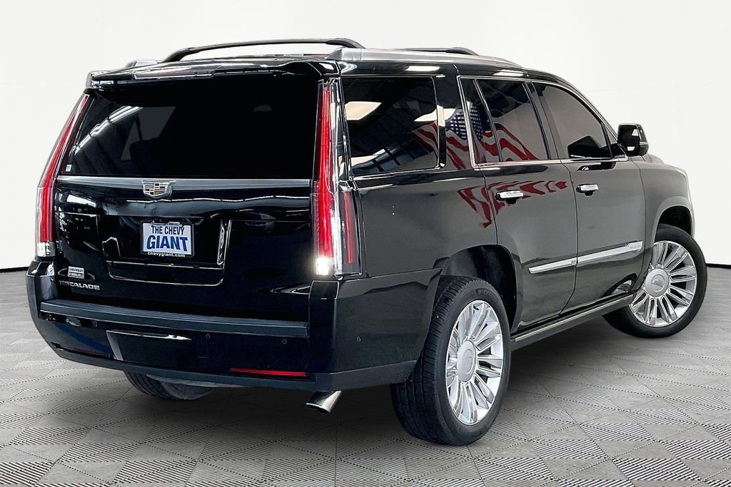 Used 2017 Cadillac Escalade Platinum AWD/4WD image 7