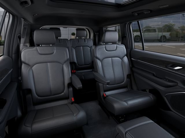 New 2026 Jeep Grand Cherokee L Limited w/ Limited Altitude Package AWD/4WD image 15