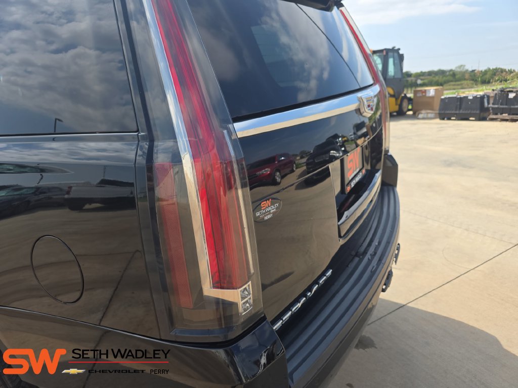 Used 2018 Cadillac Escalade ESV Platinum AWD/4WD image 35