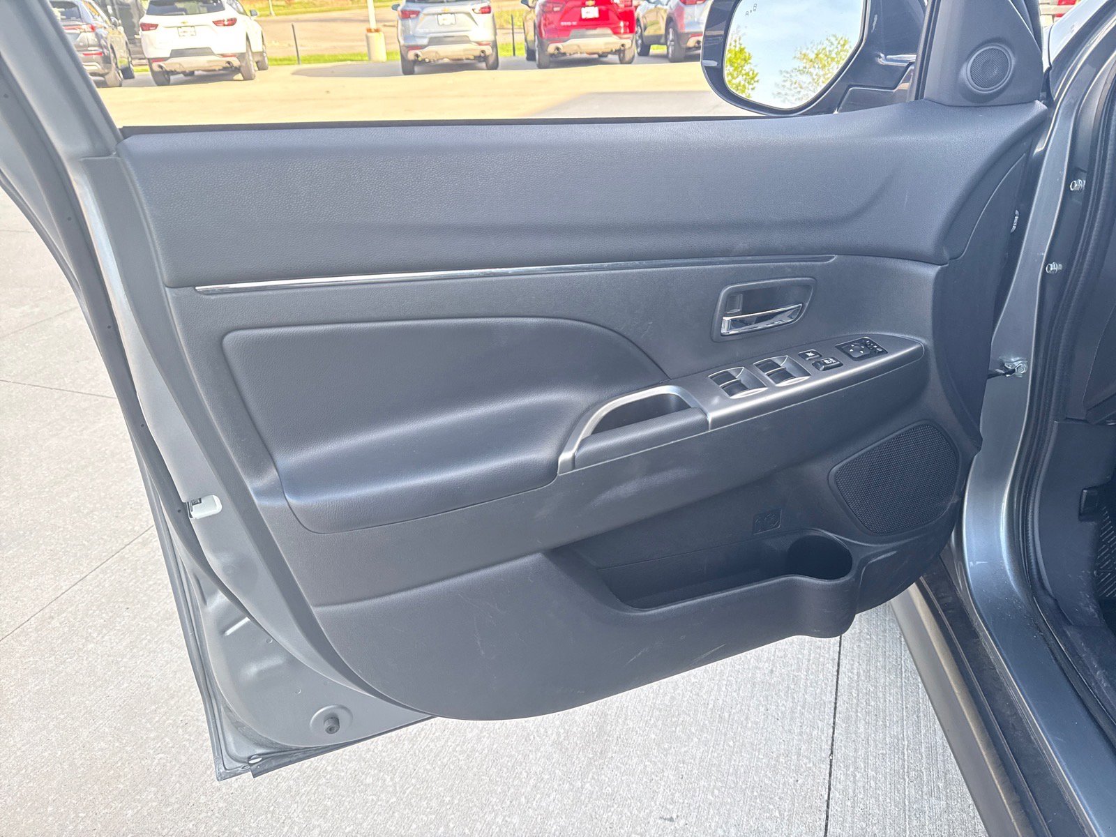 Used 2025 Mitsubishi Outlander Sport SE AWD/4WD image 12