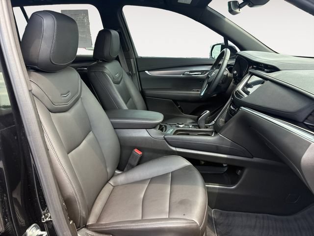 Certified 2025 Cadillac XT6 Luxury AWD/4WD image 15