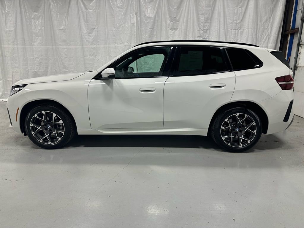 Used 2025 BMW X3 xDrive30i w/ M Sport Package image 4