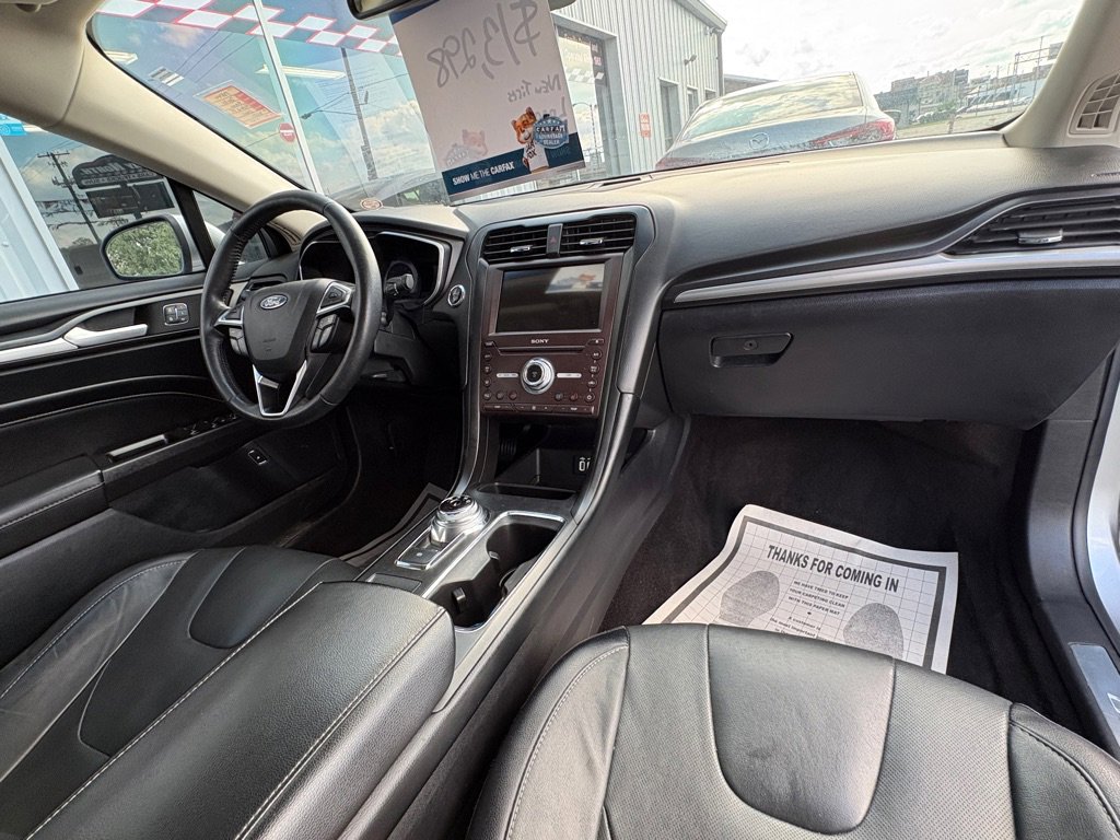 Used 2020 Ford Fusion Titanium FWD image 19