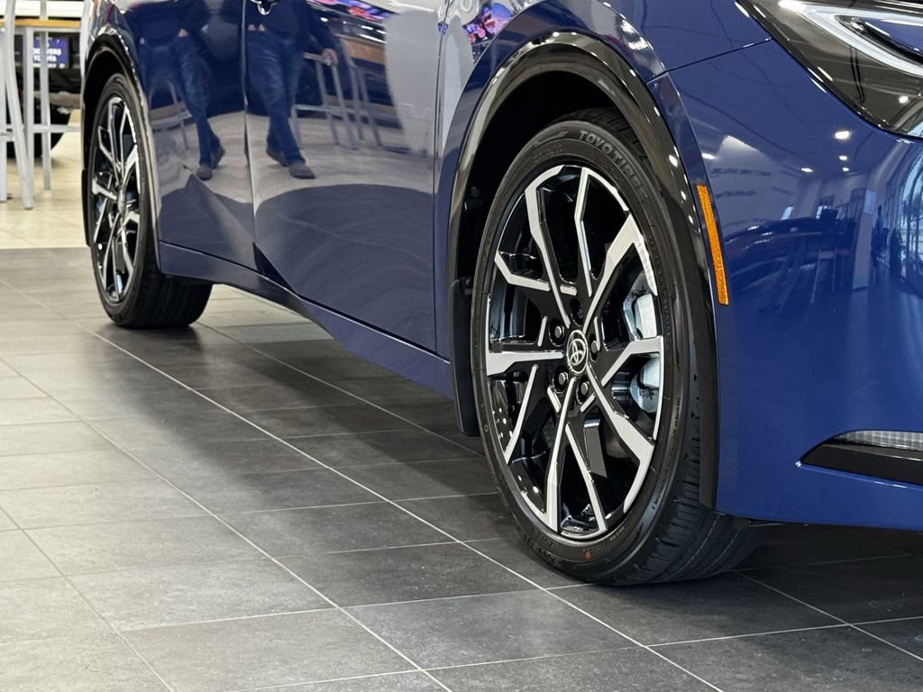 New 2026 Toyota Prius Plug-In Hybrid FWD image 6
