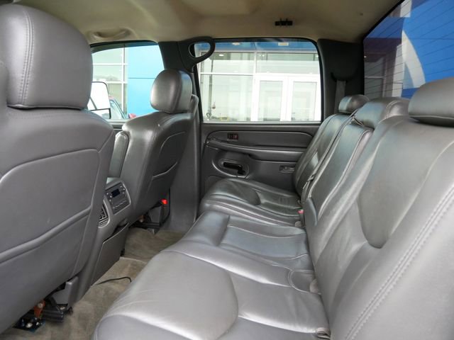 Used 2005 Chevrolet Silverado 2500 LT w/ Heavy-Duty Power Package image 8